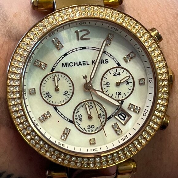 Vintage Michael Kors Rose Gold Watch - Picture 4 of 13